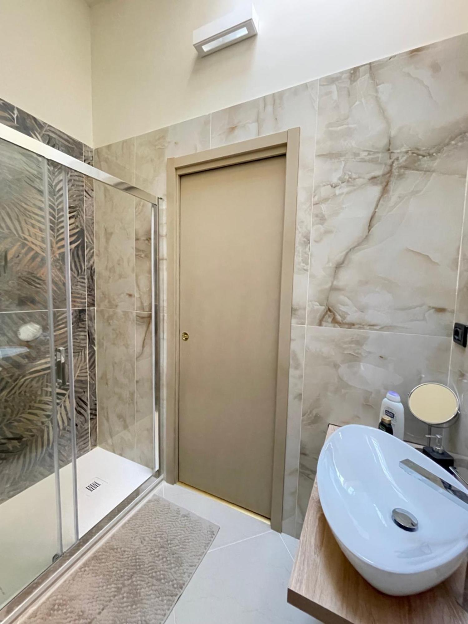Talia Collection - Boutique Rooms In A Restored Sacred Space - With Terrace Genua